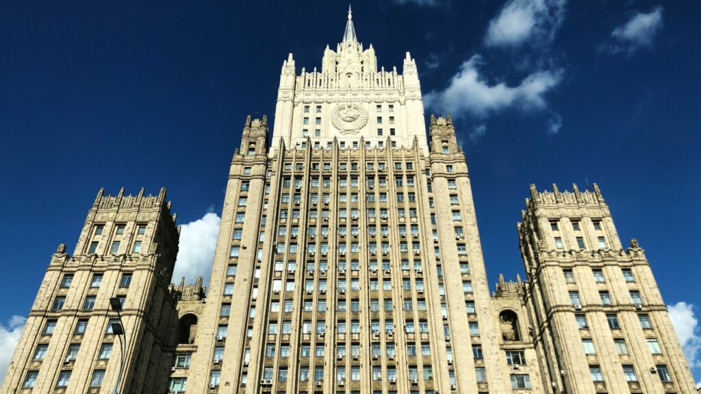 В МИД РФ назвали неприемлемой даже мысль о войне с Украиной