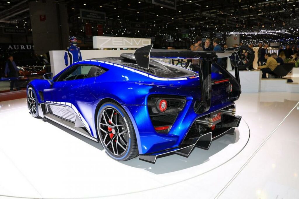 Самые спортивные премьеры Женевского автосалона 2019