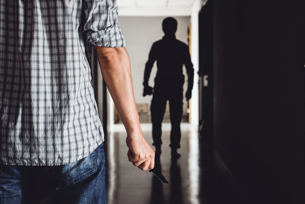 Молодой бизнесмен из Уральска едва не лишился жизни из-за 5 сотовых телефонов