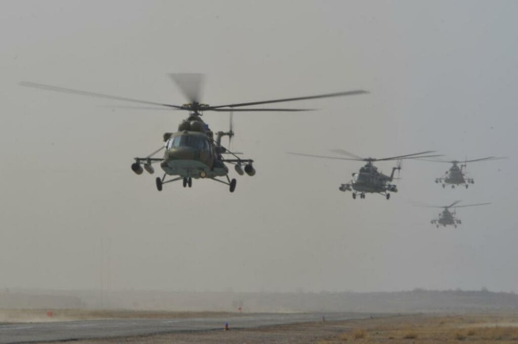 Крушение вертолета в Кызылординской области: погибли 12 человек