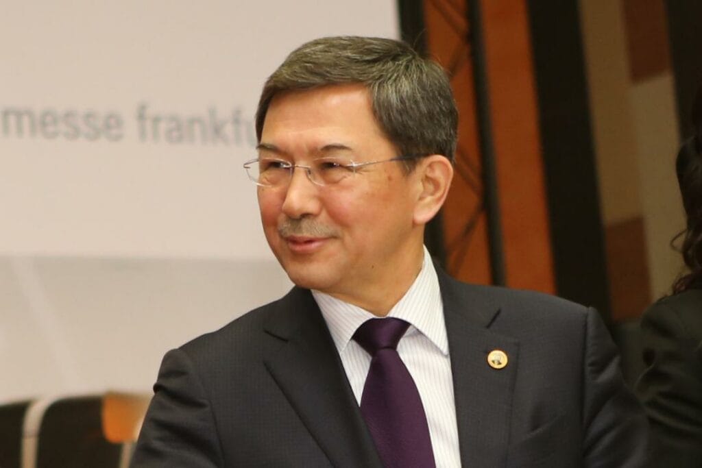 МИИР: Казахстан не планирует отказываться от автомобилей с ДВС