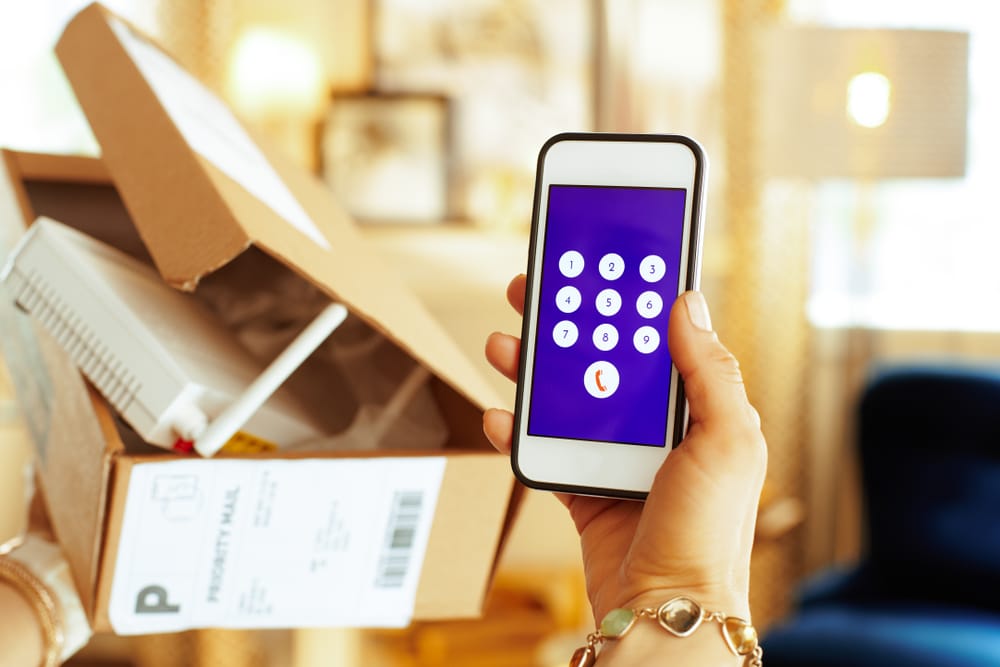 В МНЭ объяснили запрет на возврат новых телефонов продавцам