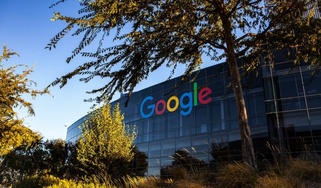 Google впервые за несколько лет дает слабину