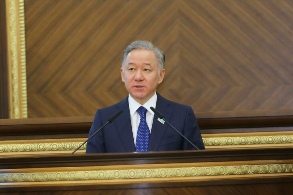 Казахстан увеличивает импорт мяса птицы и конины