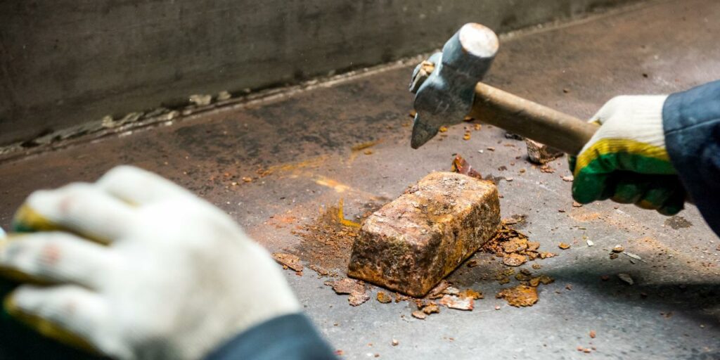 С начала года жамбылский филиал Алтыналмаса выпустил почти 600 кг золота