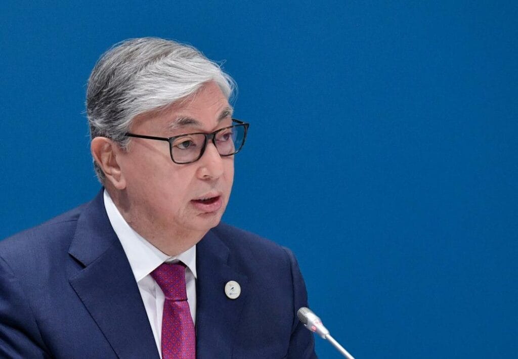 Головкин поднял настроение Токаеву в день выборов