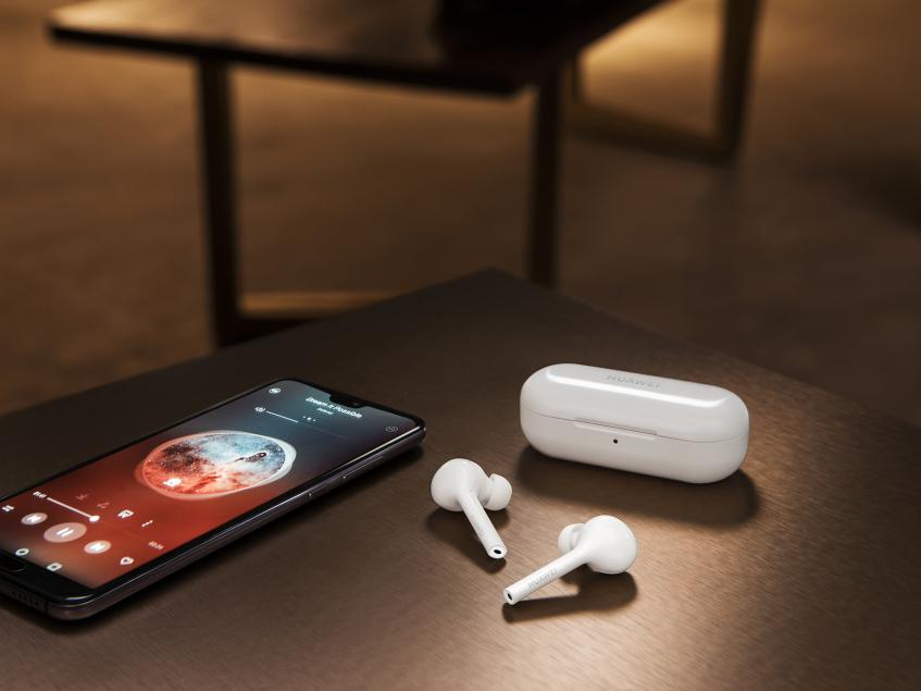 Обзор беспроводных наушников Huawei FreeBuds lite