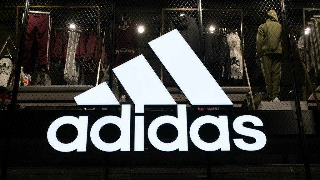 Европейский суд отказался считать логотип Adidas торговой маркой