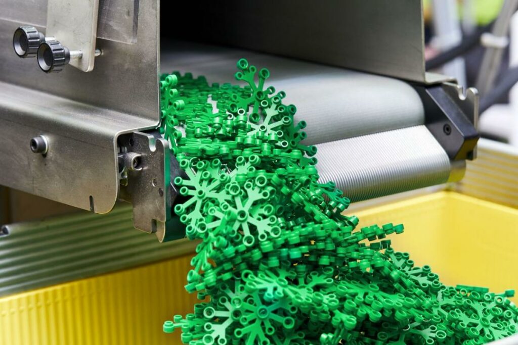 Lego бьется над созданием биопластика