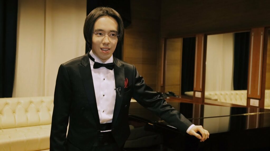 Кадр из видео Youtube