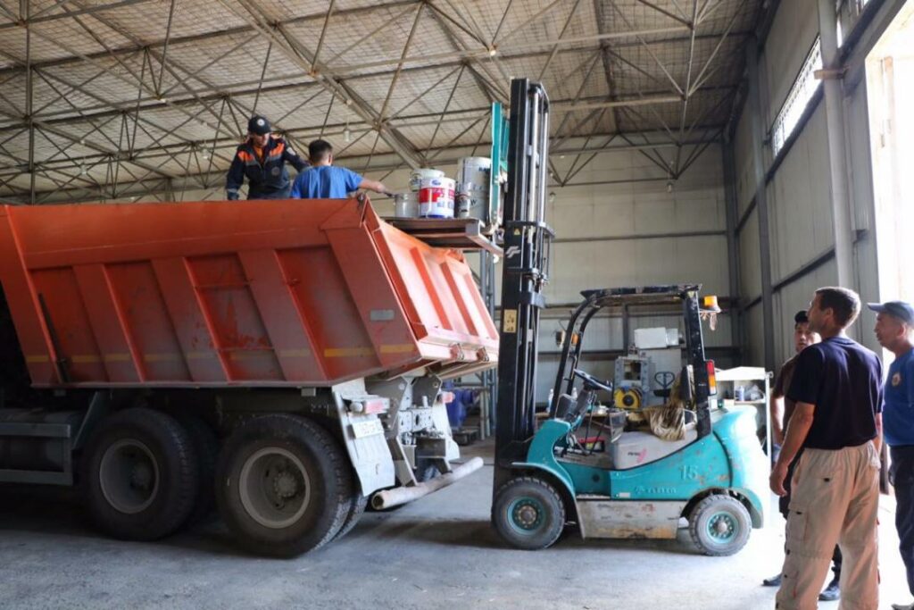 Рынки и магазины Алматы помогли Арыси стройматериалами на 30 млн тенге