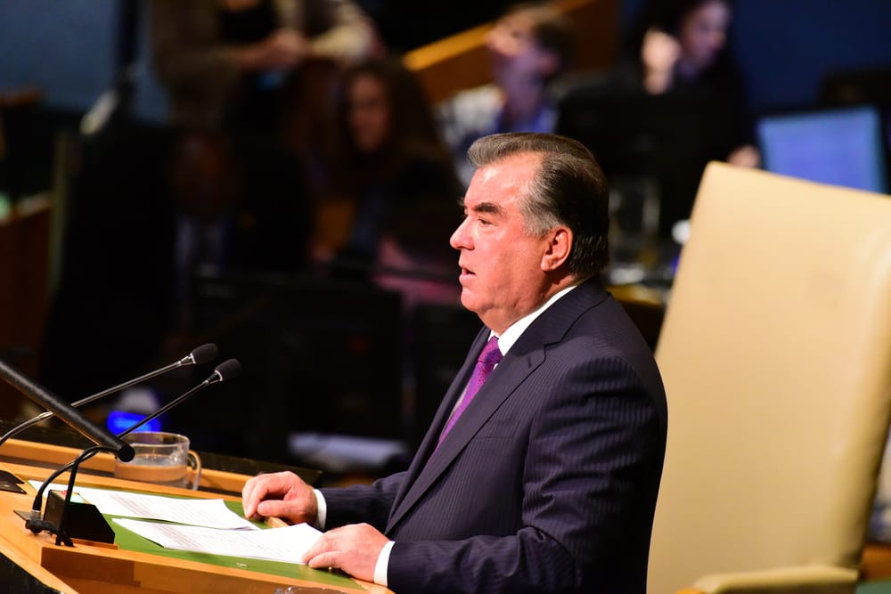 Президент Таджикистана выразил соболезнования Токаеву