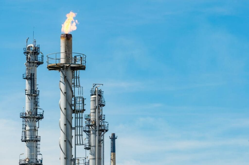 В Туркменистане начали производить «экологически чистый» бензин из газа