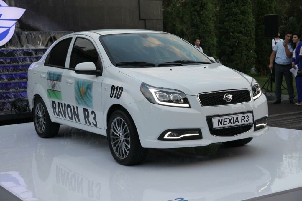 В Алматы представили Ravon Nexia R3 казахстанской сборки