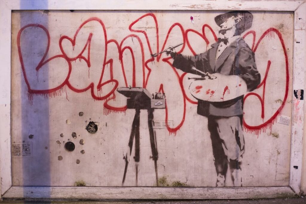 Журналист нашел возможное интервью с граффити-художником Бэнкси