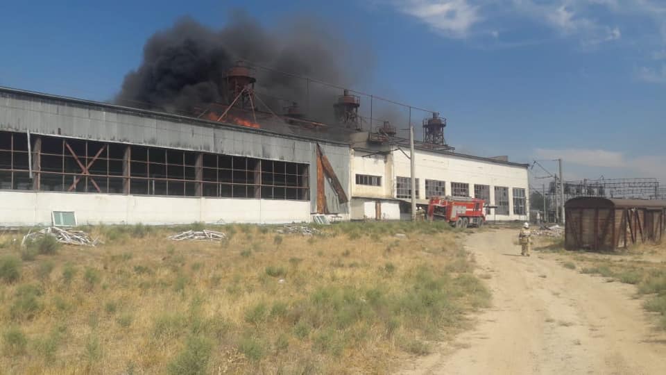 В Арыси снова произошел пожар на складе