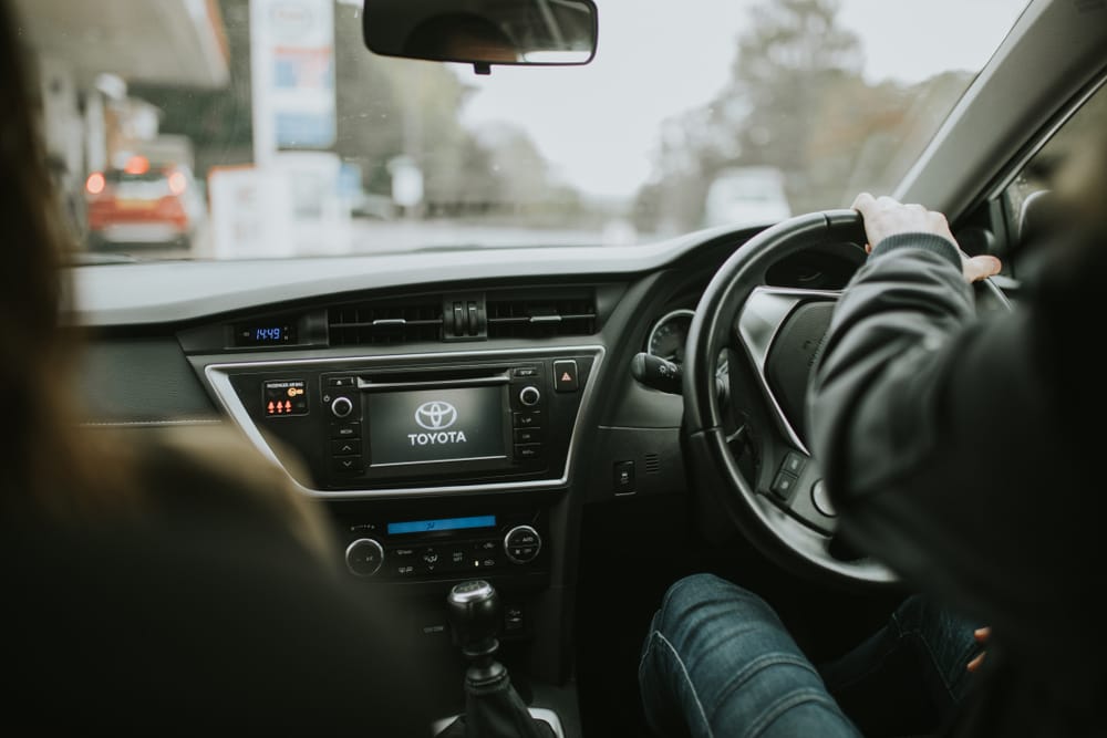 В Казахстане стало меньше праворульных авто