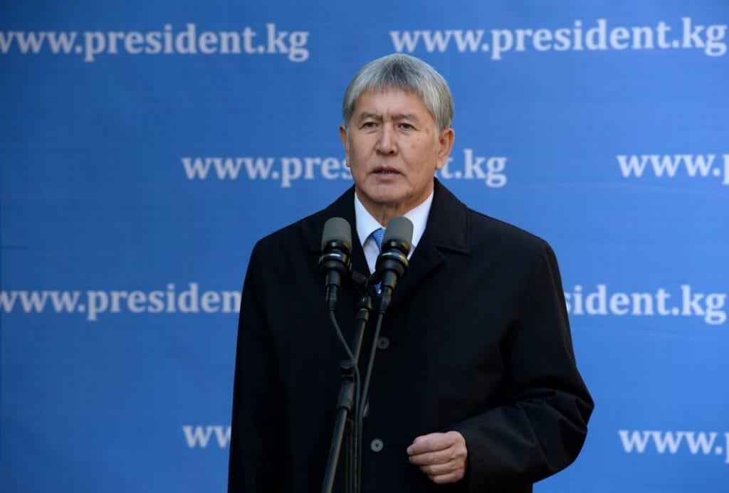 Атамбаев сделал заявление после штурма его дома