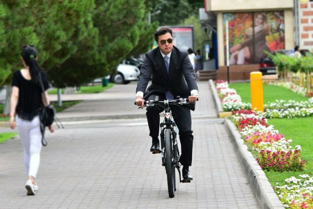 После скандала аким Шымкента покинул свой пост