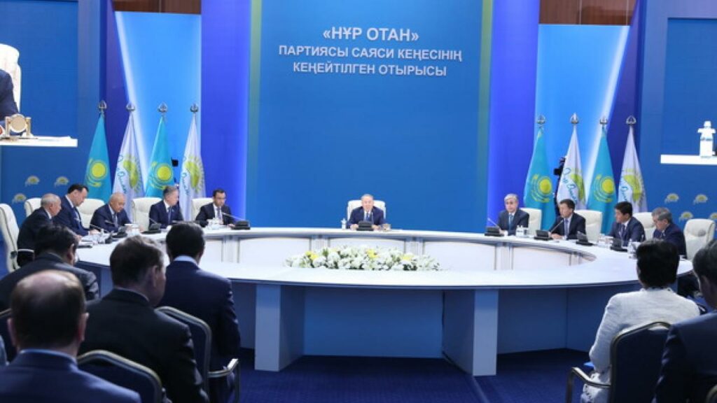 Правительство намерено взаимодействовать с Nur Otan по-новому