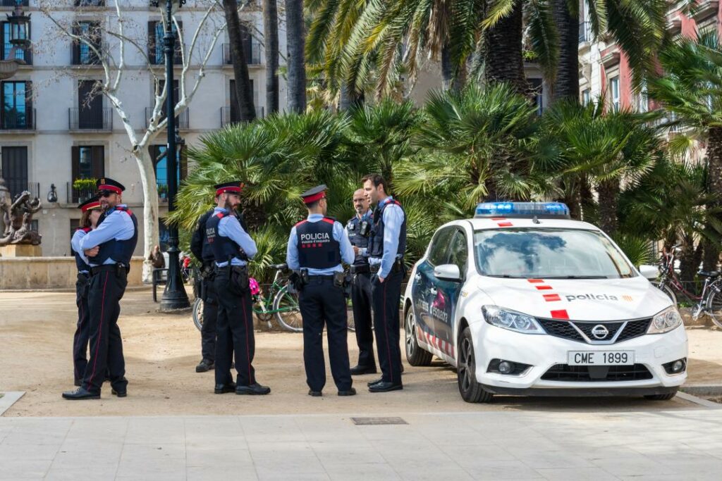 Об участившихся грабежах в Барселоне предупредили казахстанцев в МИД