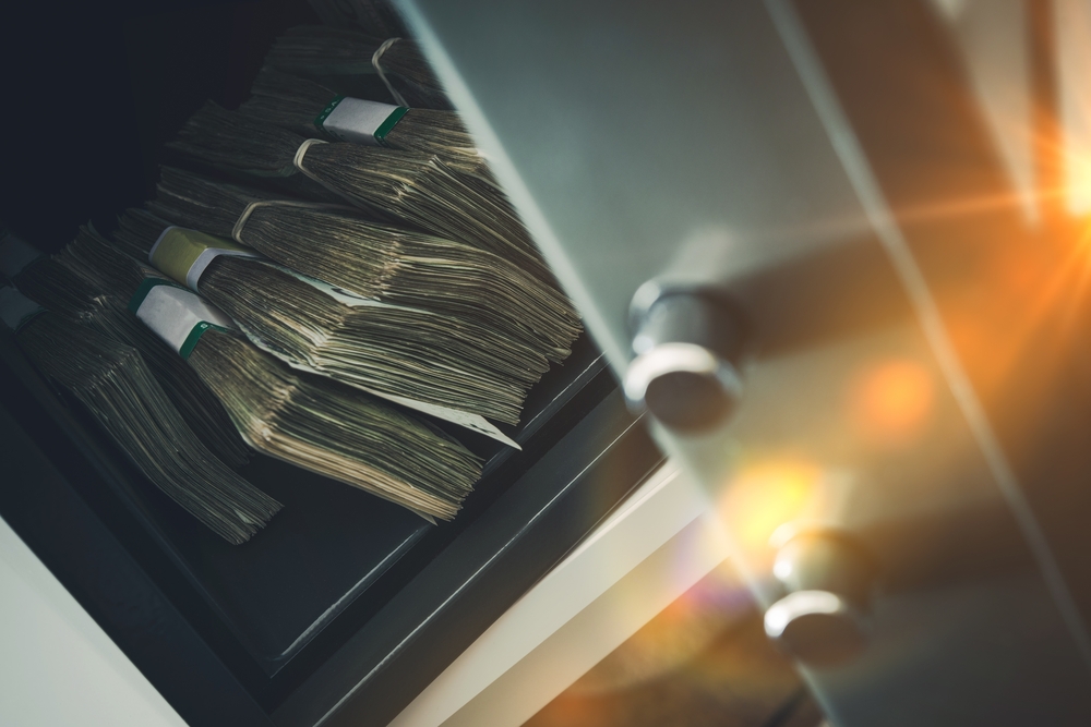 У жителя Нур-Султана украли 55 млн тенге