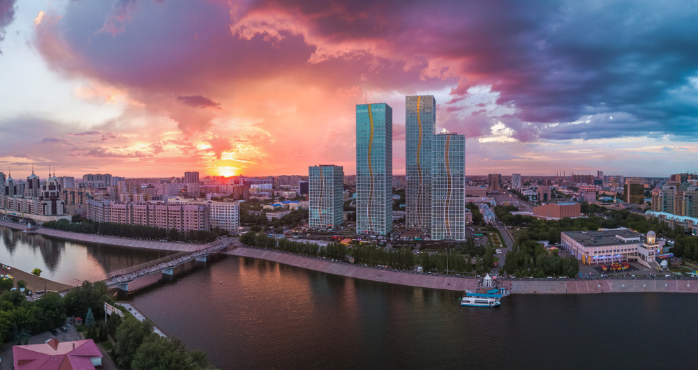 Токаев поручил как можно скорее газифицировать столицу