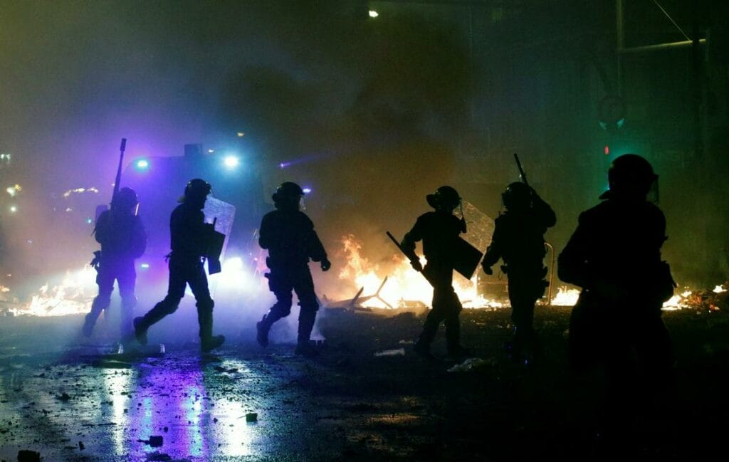 Около 90 человек пострадали из-за протестов в Каталонии