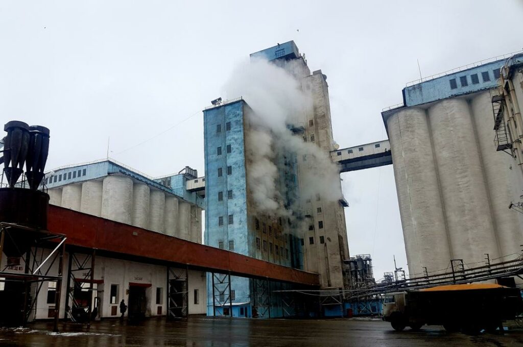 Инвестфонд продал три элеватора в СКО