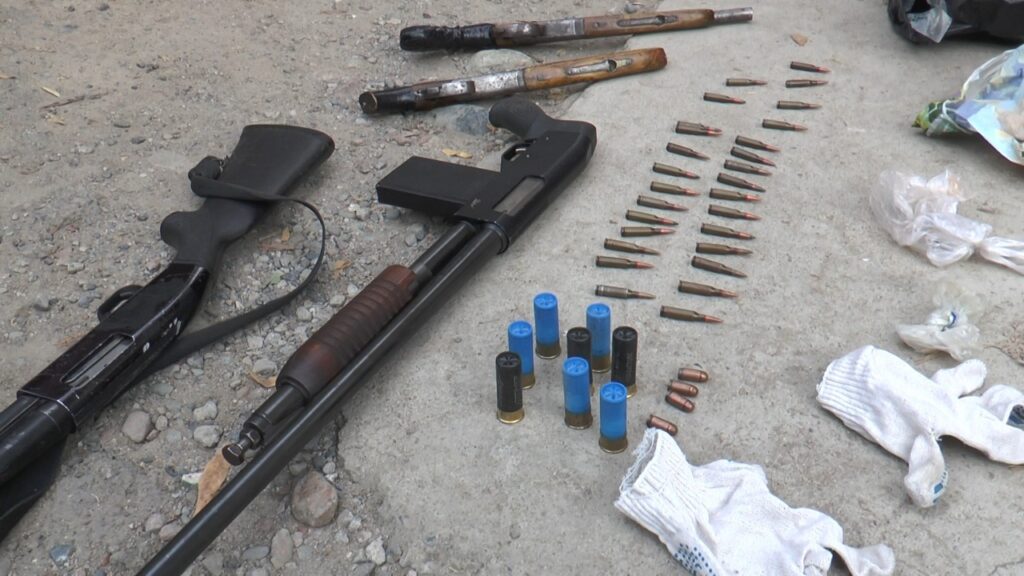 У алматинца изъяли арсенал оружия