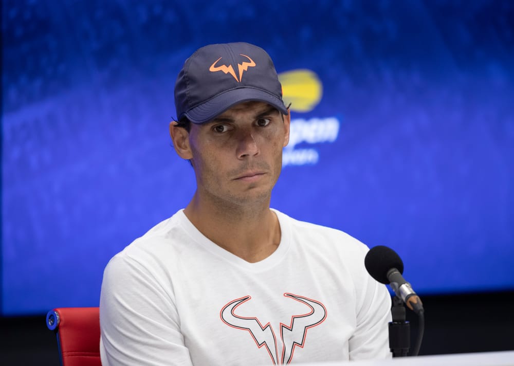 Лучшего теннисиста мира обвиняют в мошенничестве