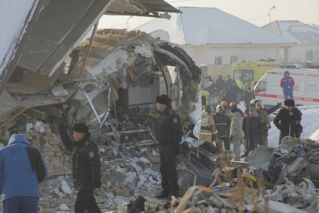 Путин и Жээнбеков выразили соболезнования Токаеву