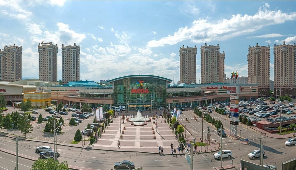 Акционер сети MEGA сменил прописку