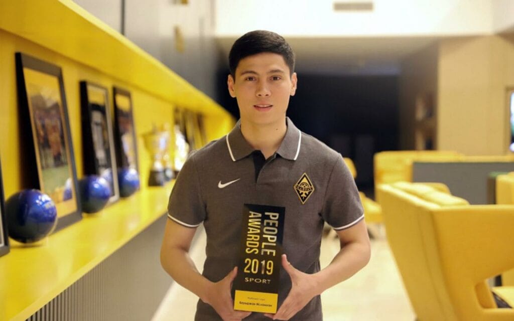 Russian Zenit and Bauyrzhan Islamkhan Negotiate Contract