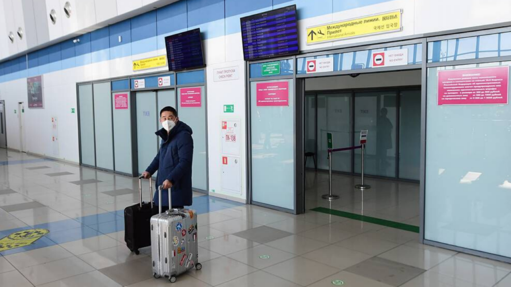 Казахстанцев эвакуировали из Уханя