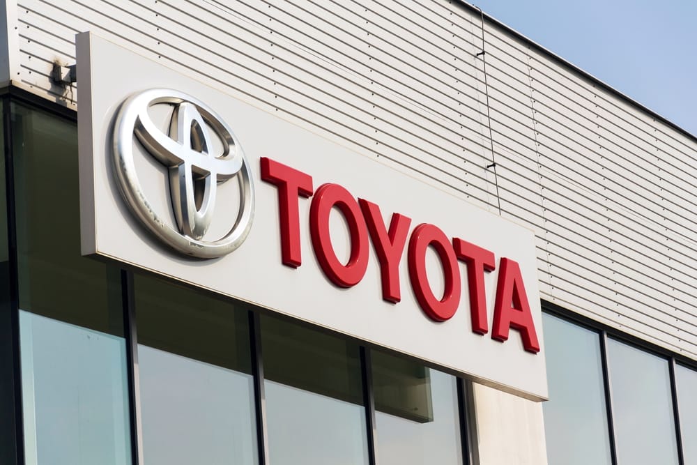 Toyota приостанавливает производство в Китае