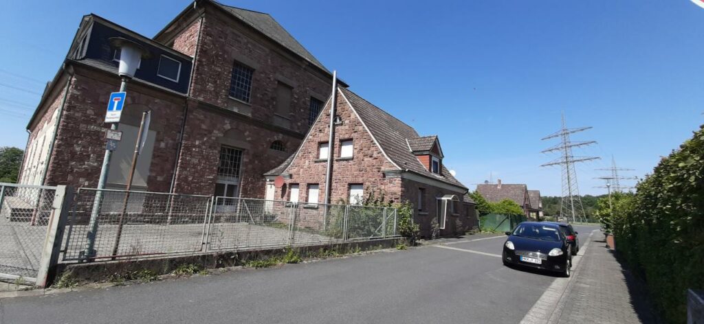 В результате стрельбы в Германии погибло восемь человек