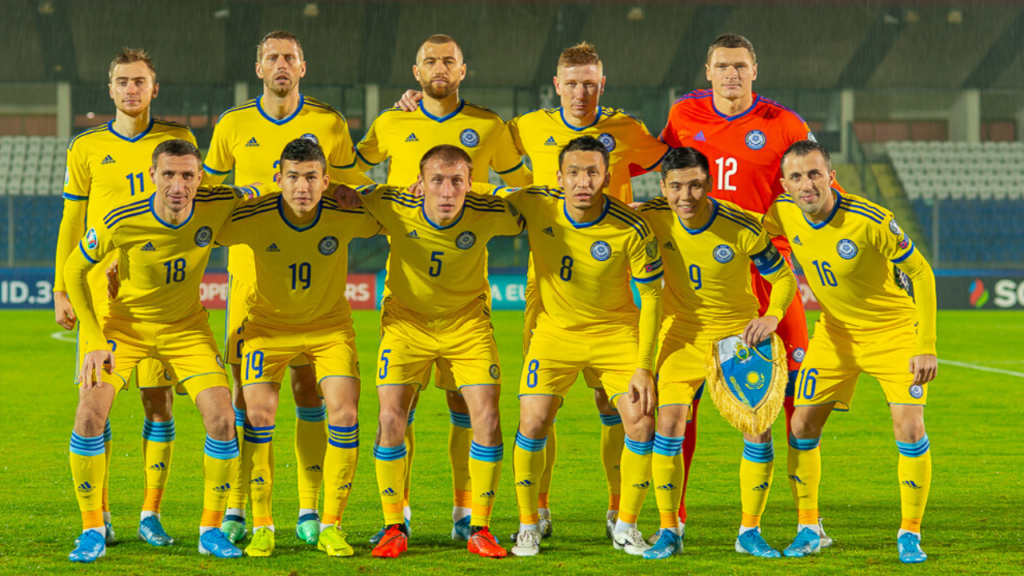 Сборная Казахстана осталась во второй сотне рейтинга ФИФА