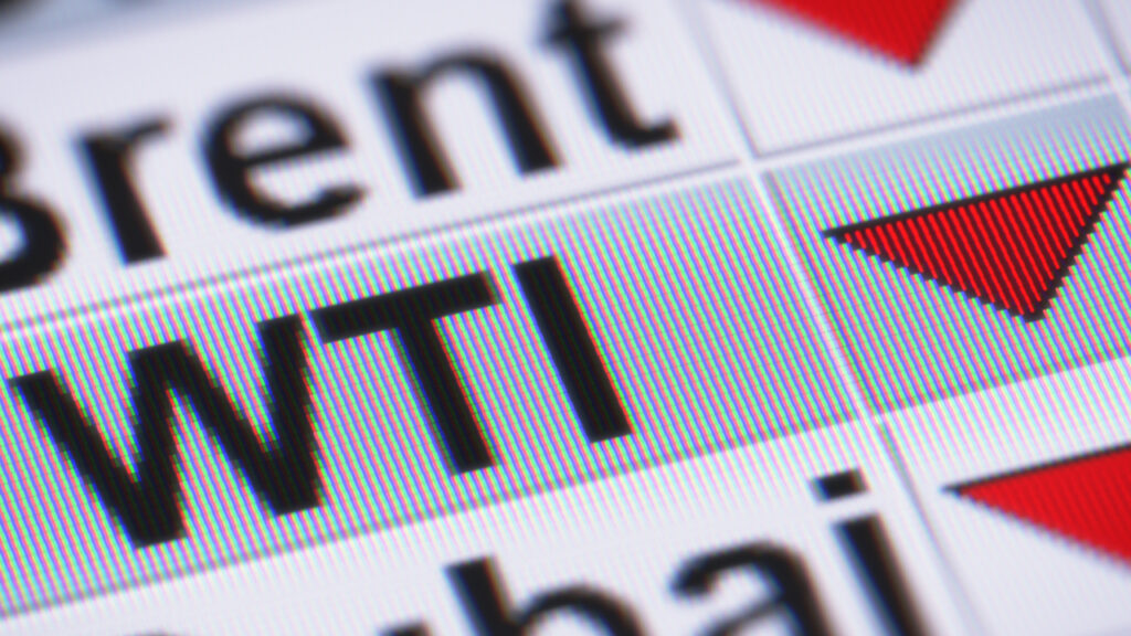 АКРА назвала причины обвала цены на нефть WTI