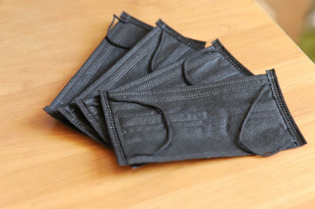 КНБ пресек 13 попыток вывоза медицинских масок в Россию