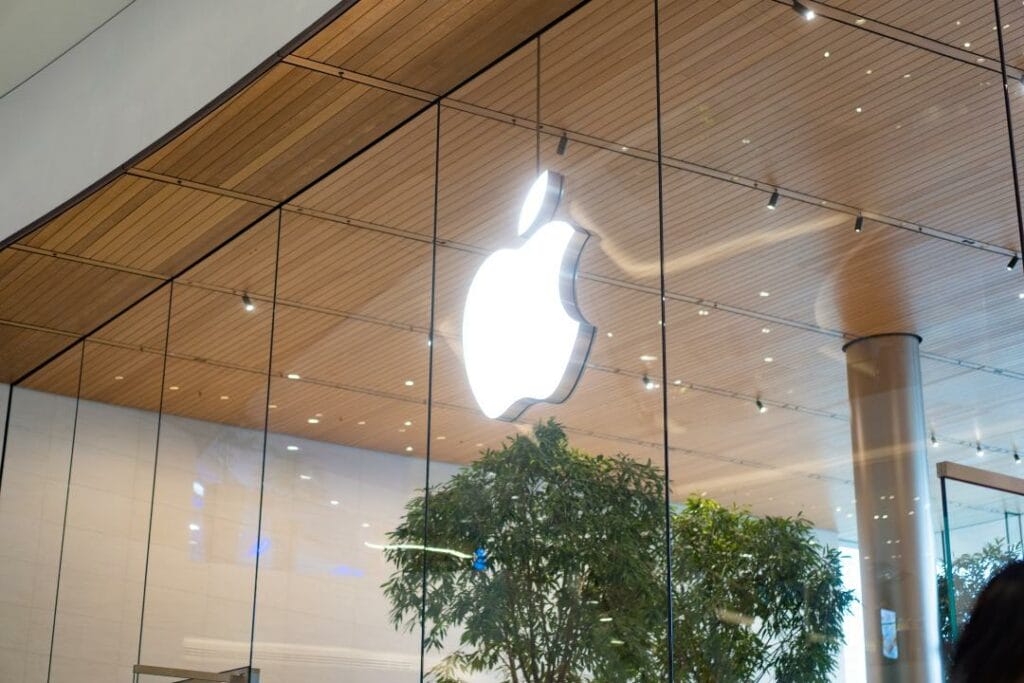 Apple выпустила новую операционную систему с учетом пандемии