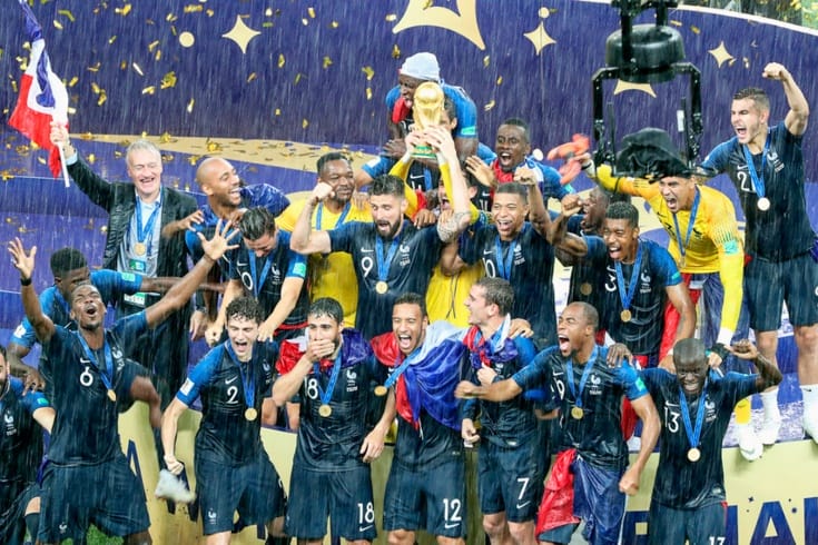 Футболист сборной Франции продал золотую медаль чемпиона мира