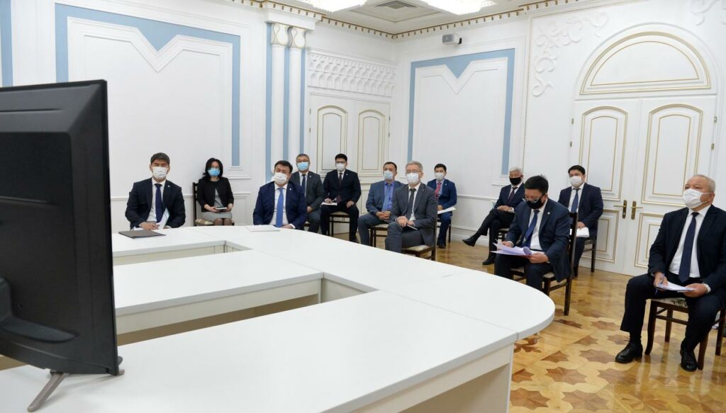 Более 15 сотрудников аппарата президента Кыргызстана заразились COVID-19