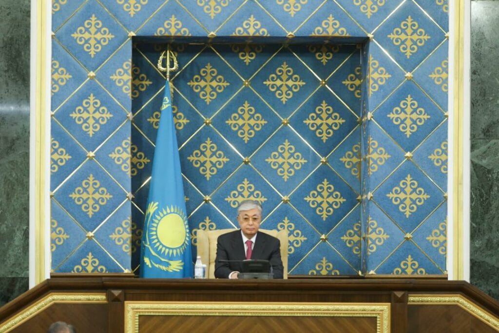 Токаев пригрозил правительству отставкой