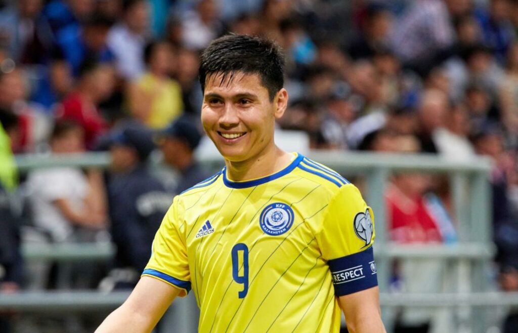 Самый дорогой казахстанский футболист переподпишет контракт с клубом из ОАЭ