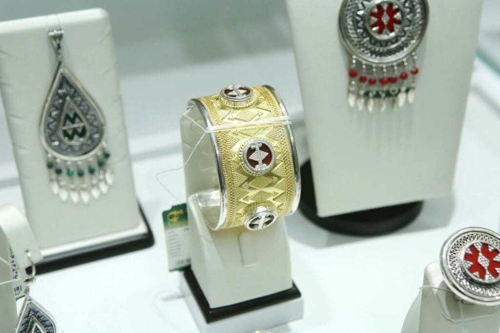 Золотые ювелирные изделия подорожали в Казахстане