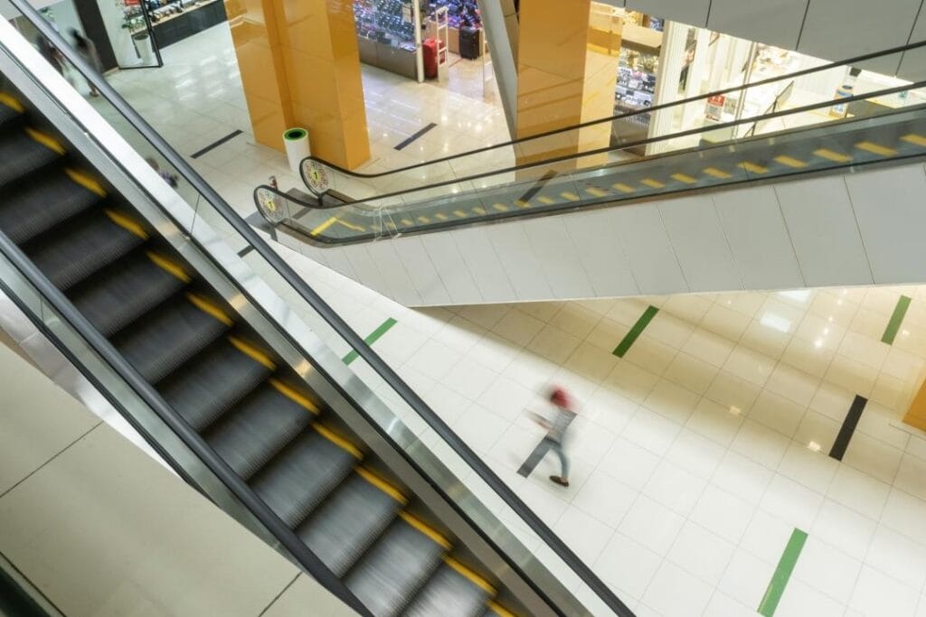 В Казахстане торговые центры ожидают к осени оттока арендаторов