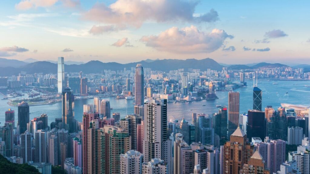 Британия предоставит гражданство обладателям паспортов British National Overseas