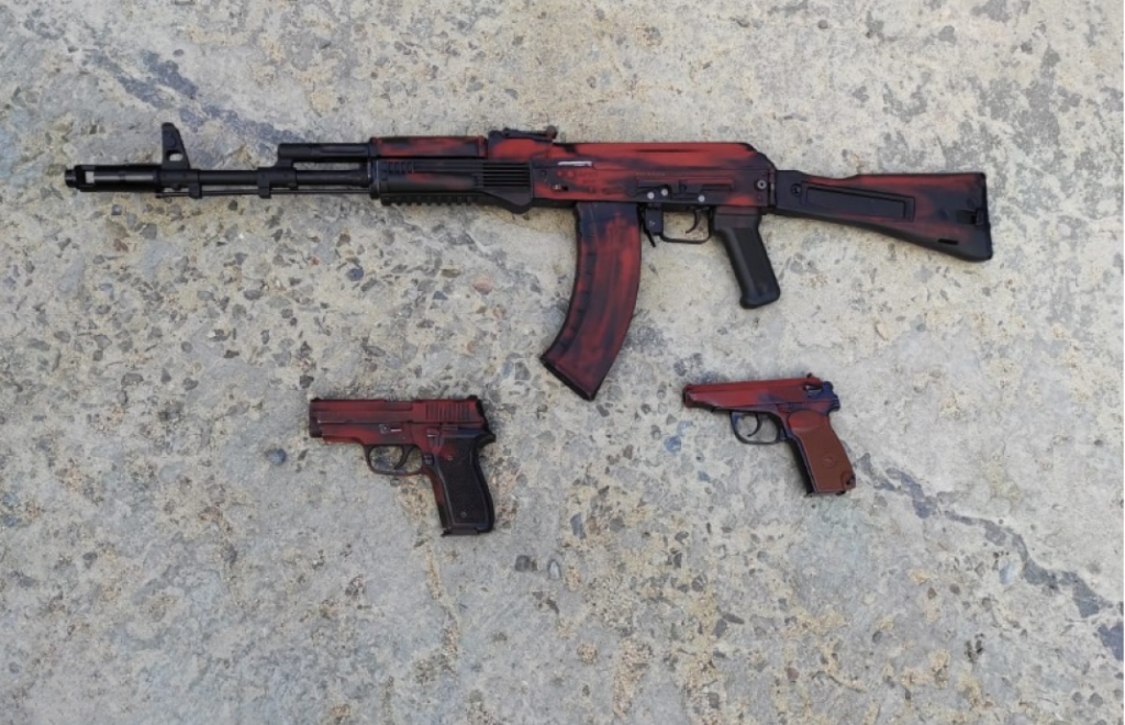 Двух жителей Жанаозена задержали за изготовление и продажу оружия