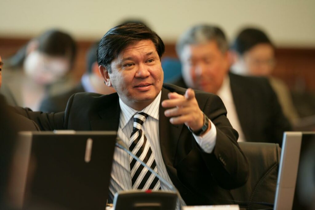 Казахстанский дипломат оценил возможность революции в Беларуси